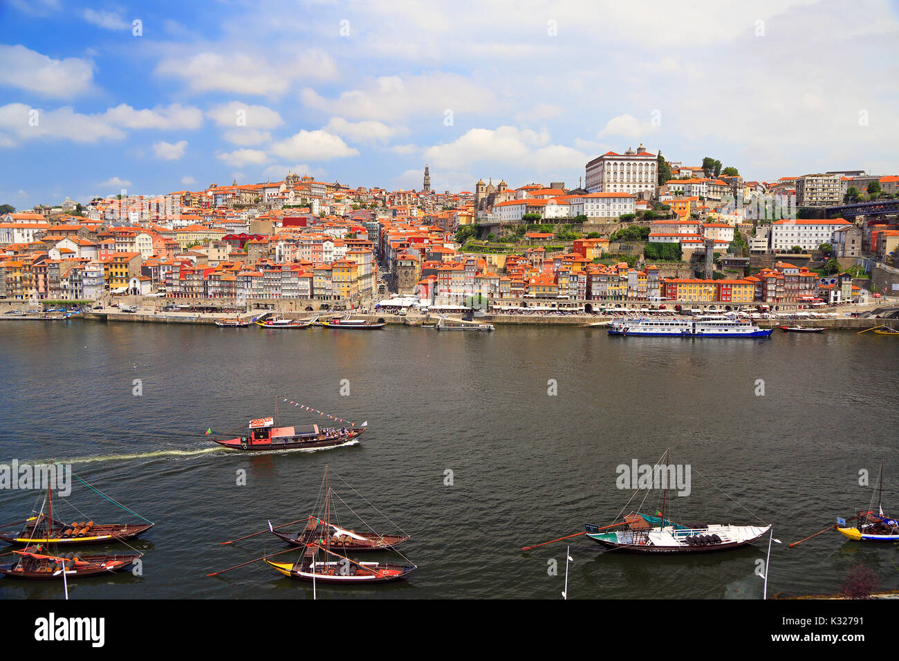 Lo skyline di Porto in Portogallo Foto Stock