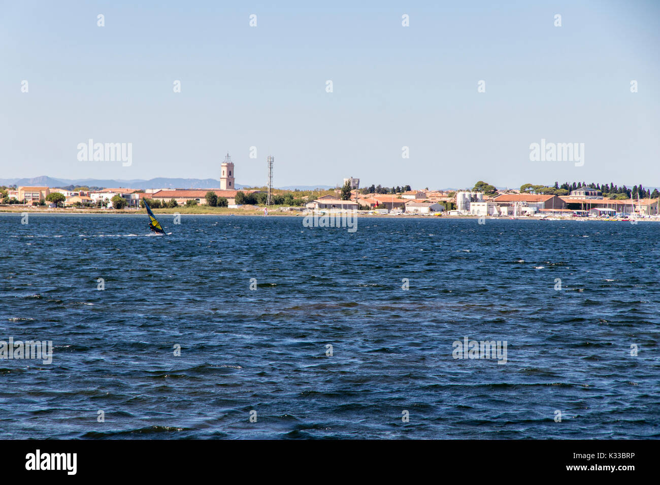 L'Etang de Thau, un grande stagno nel sud della Francia Foto Stock