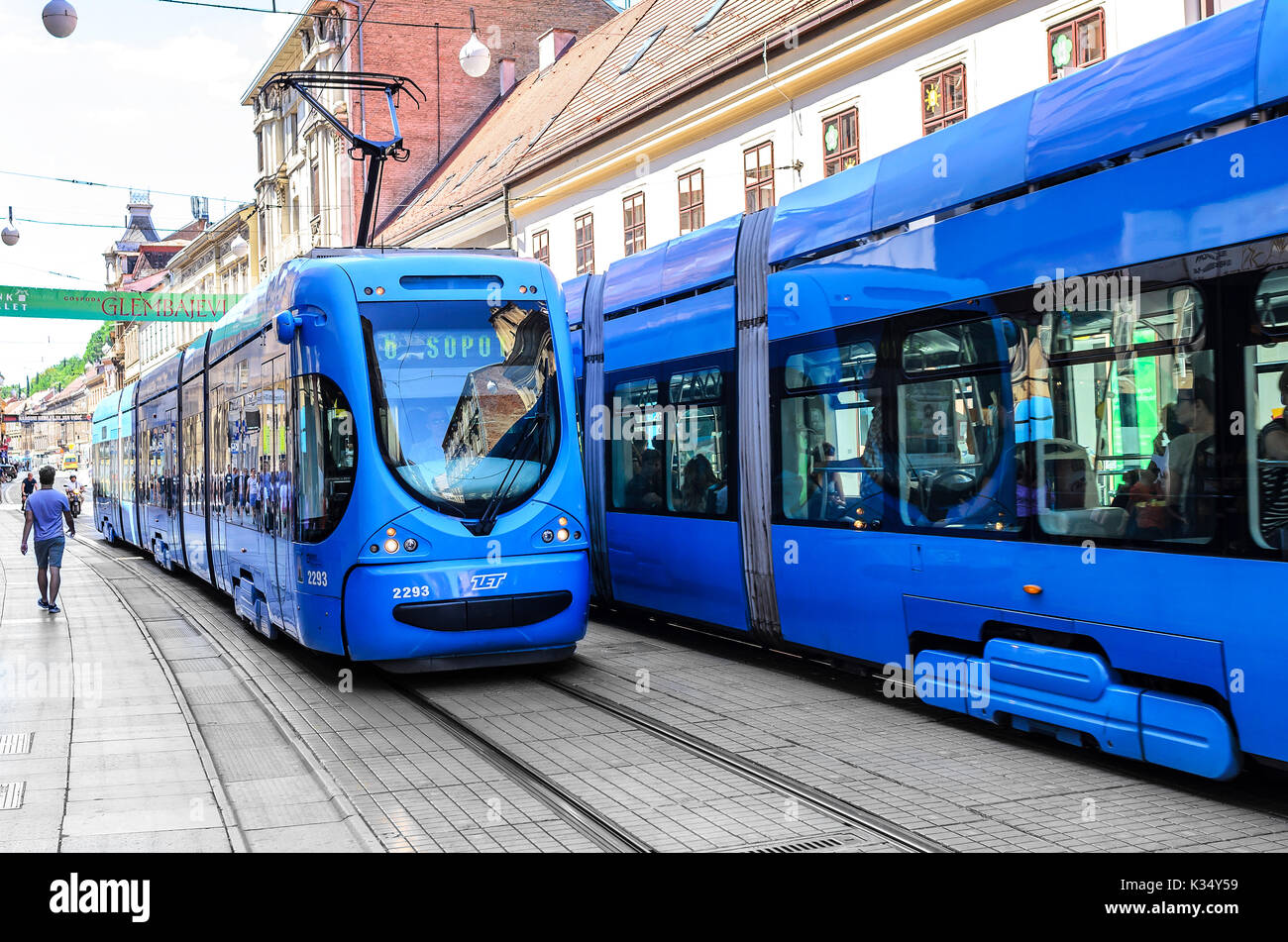 Zagabria, Croazia Luglio 17, 2017: Tram sulla strada della città di Zagabria, Croazia. Foto Stock