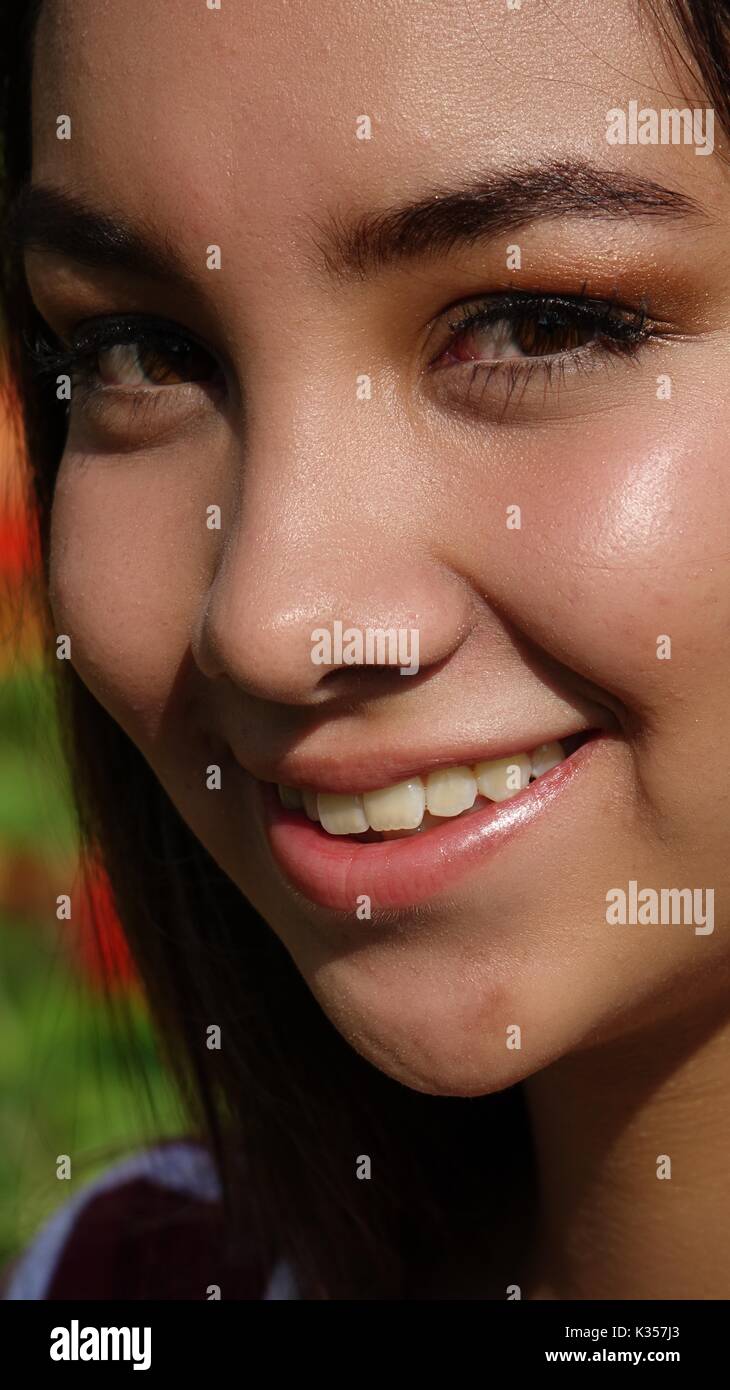 Ragazza ispanica faccia Foto Stock