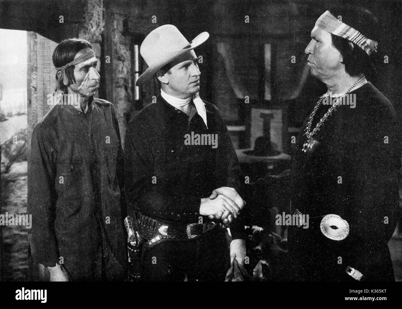 Il cowboy e indiani FRANK LACKTEEN, Gene Autry e chief YOWLACHIE Foto Stock
