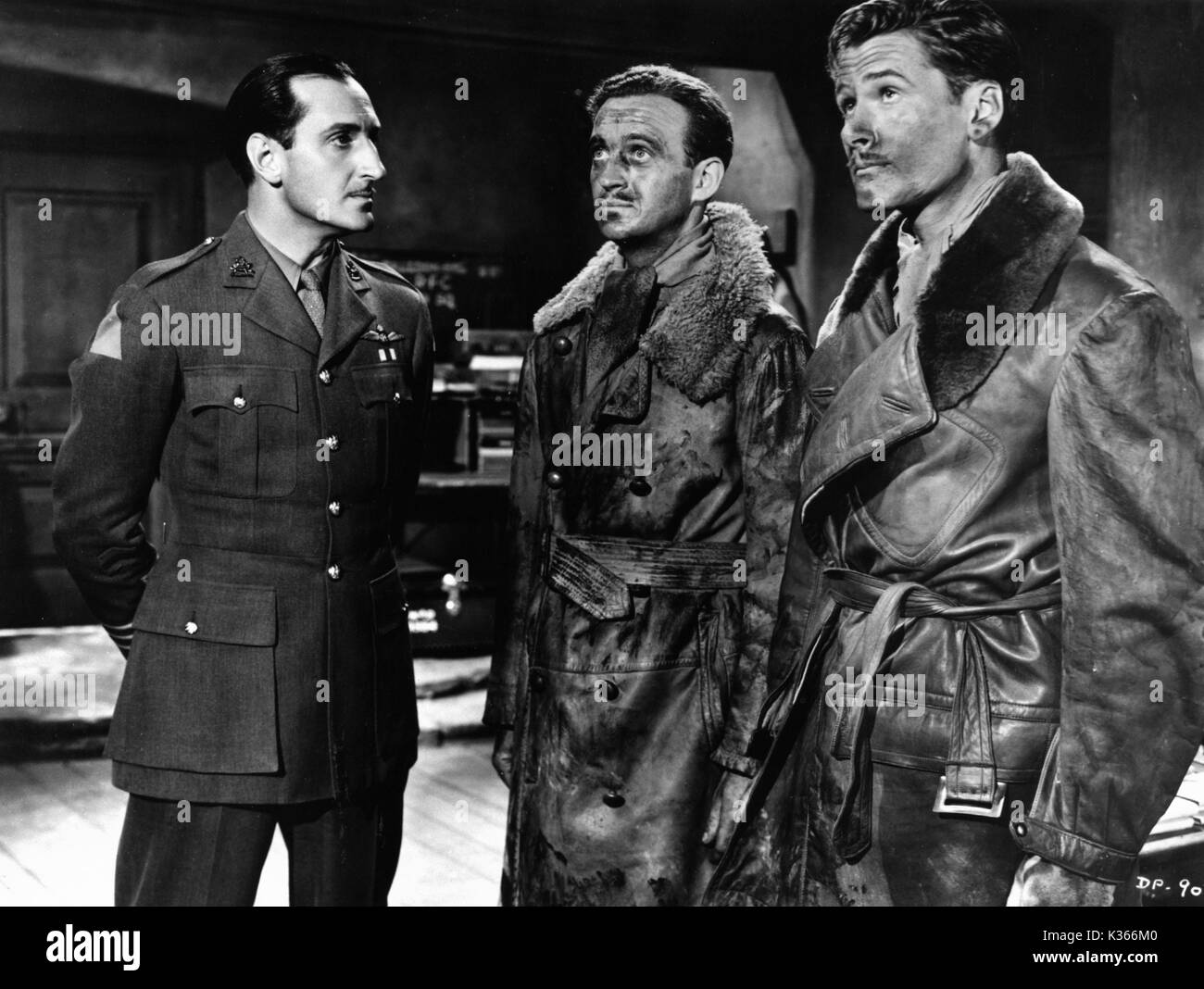 L alba PATROL l-r, basilico RATHBONE, David Niven, Errol Flynn Foto Stock