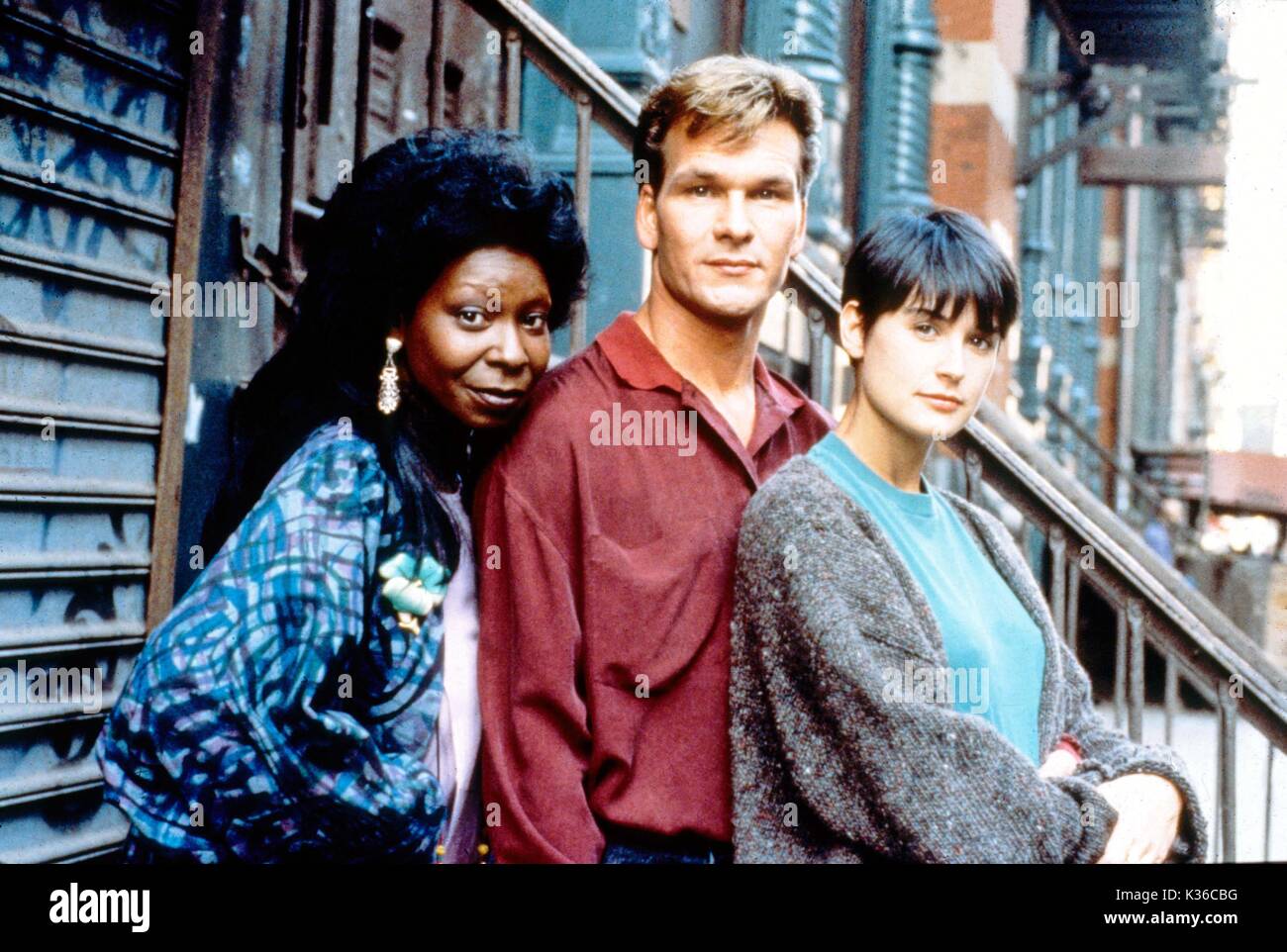 IMMAGINI FANTASMA DI PRIMARIA IMPORTANZA WHOOPI GOLDBERG, PATRICK SWAYZE, DEMI MOORE IMMAGINI FANTASMA DI PRIMARIA IMPORTANZA WHOOPI GOLDBERG, PATRICK SWAYZE, DEMI MOORE data: 1990 Foto Stock