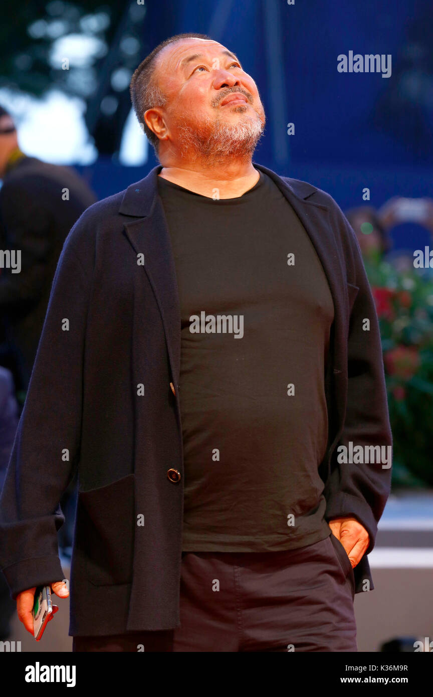 Venezia, Italia. 01 Sep, 2017. ai weiwei frequentando il "flusso umano' premiere al 74a venice international film festival presso il palazzo del cinema il 01 settembre 2017 a Venezia, Italia credito: geisler-fotopress/alamy live news Foto Stock