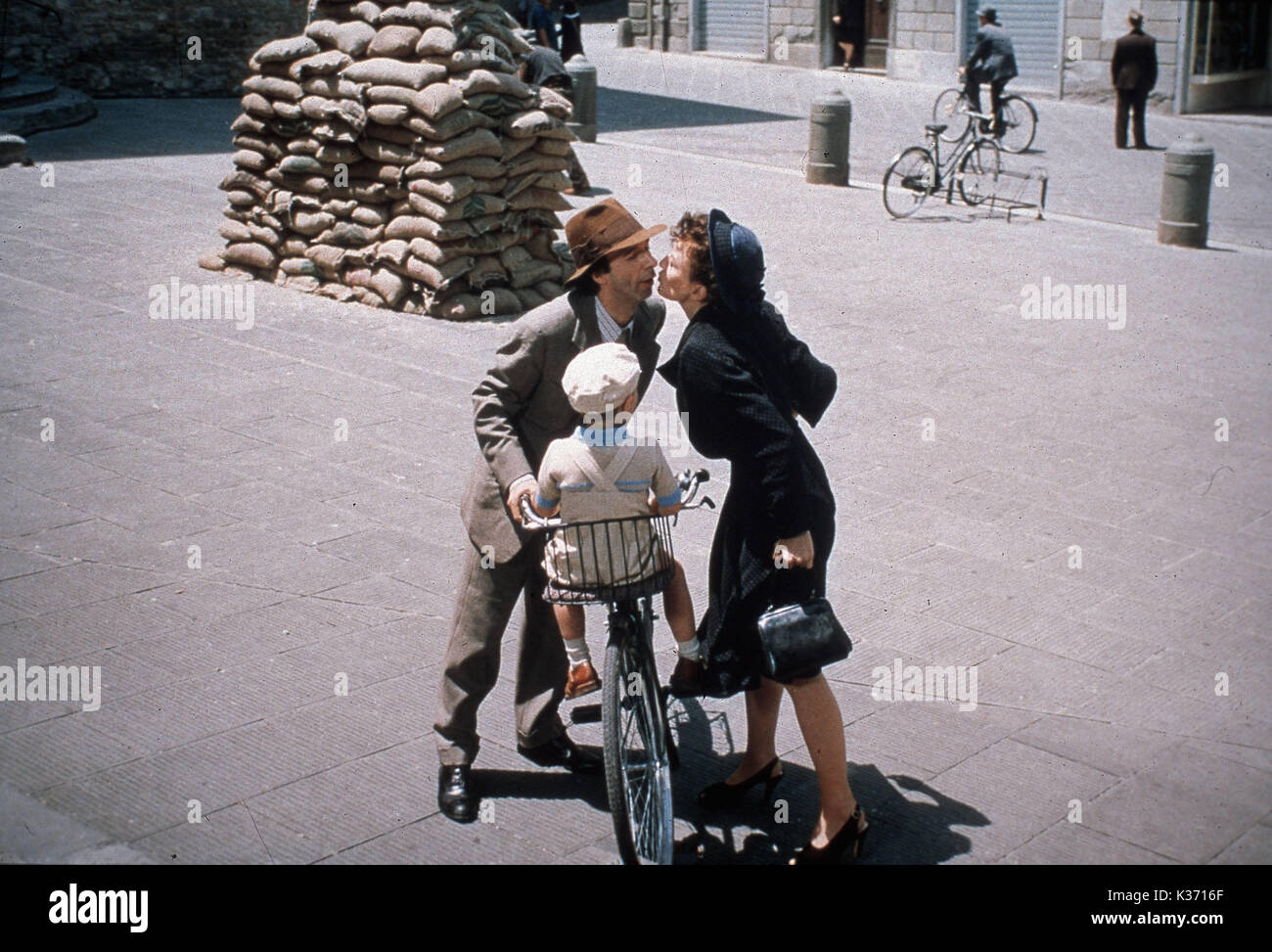 LA VITA E BELLA AKA La Vita è Bella di Roberto Benigni, NICOLETTI BRASCHI E GIORGIO CANTARINI data: 1997 Foto Stock