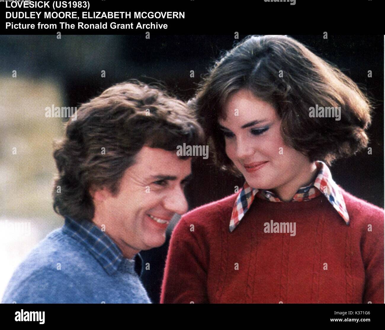 DUDLEY MOORE ELIZABETH MCGOVERN maglieria ponticelli amore romanticismo Foto Stock