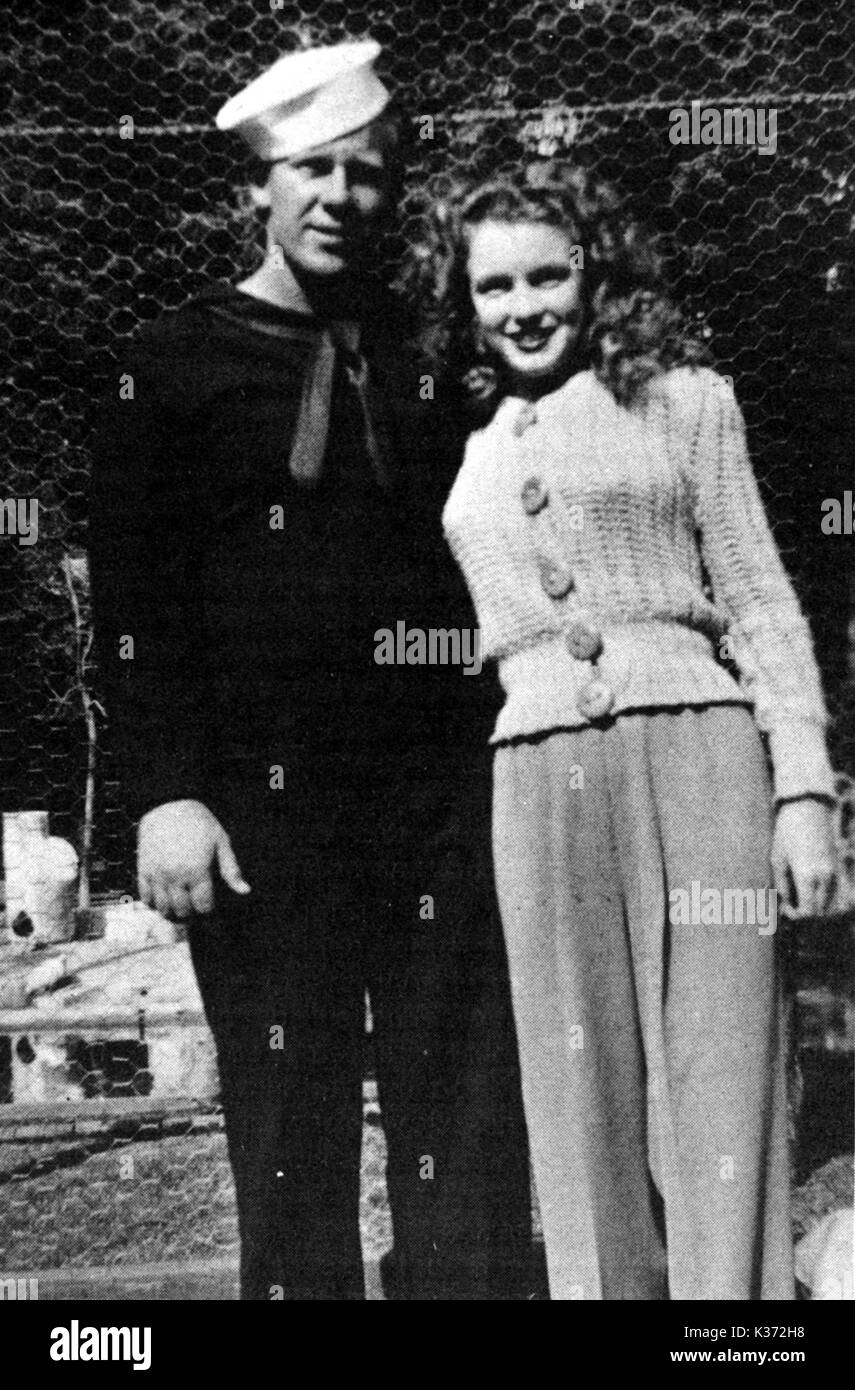 MARILYN MONROE con il suo primo marito James Dougherty Foto Stock
