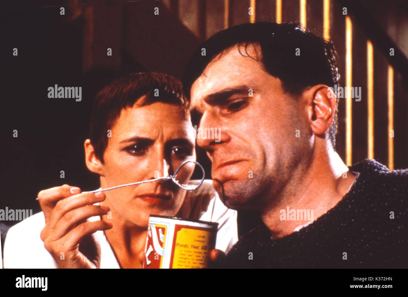 IL MIO PIEDE SINISTRO Fiona Shaw e Daniel Day Lewis IL MIO PIEDE SINISTRO Fiona Shaw e Daniel Day Lewis data: 1989 Foto Stock