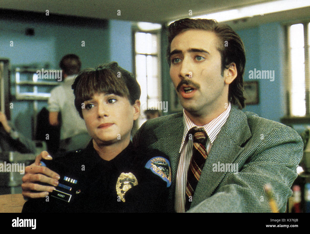 Sollevamento ARIZONA HOLLY HUNTER e Nicholas Cage data: 1987 Foto Stock
