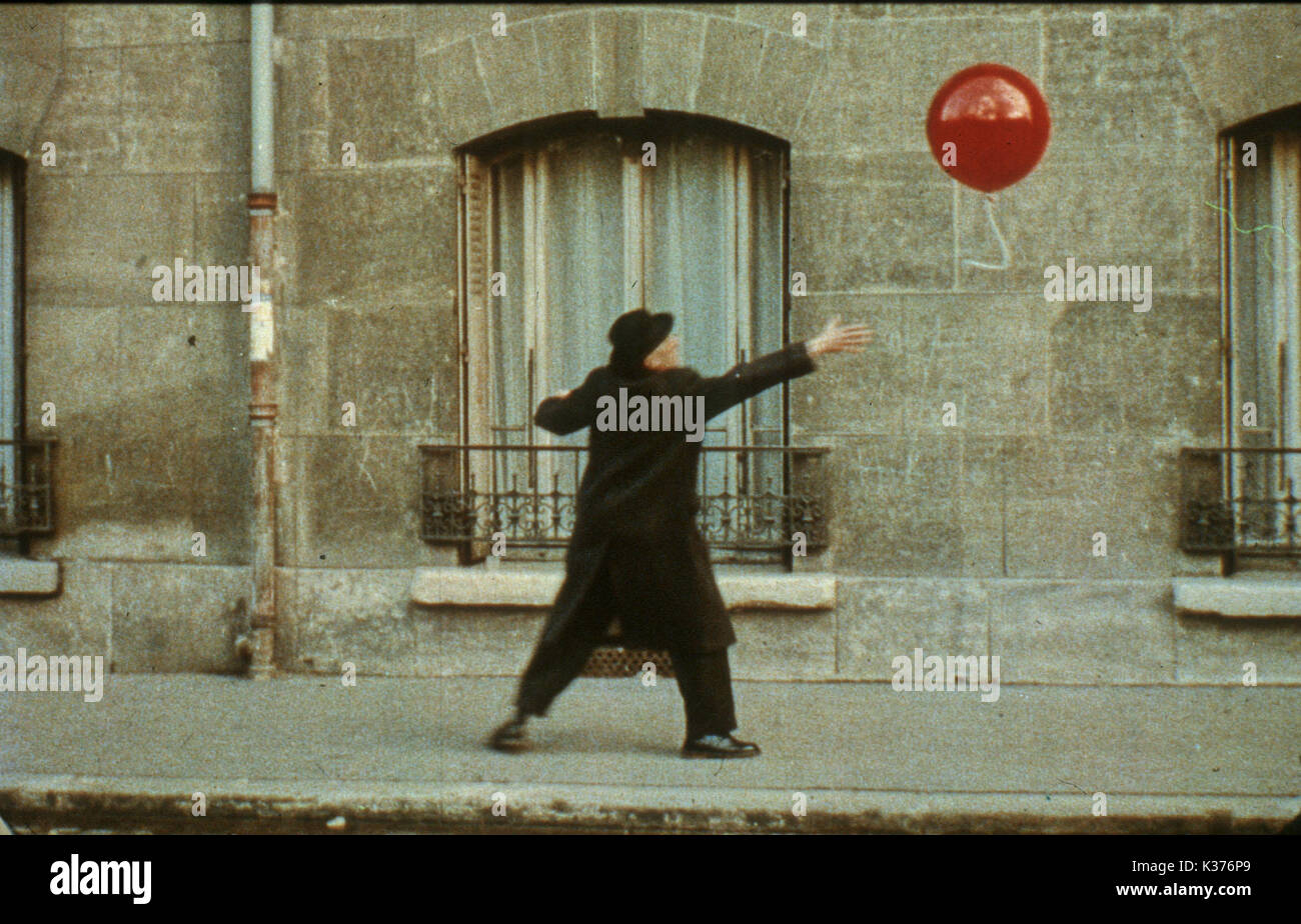 IL PALLONCINO ROSSO LE BALLON ROUGE MONTSOURIS SOCIETÀ DI PRODUZIONE IL PALLONCINO ROSSO LE BALLON ROUGE MONTSOURIS SOCIETÀ DI PRODUZIONE data: 1956 Foto Stock