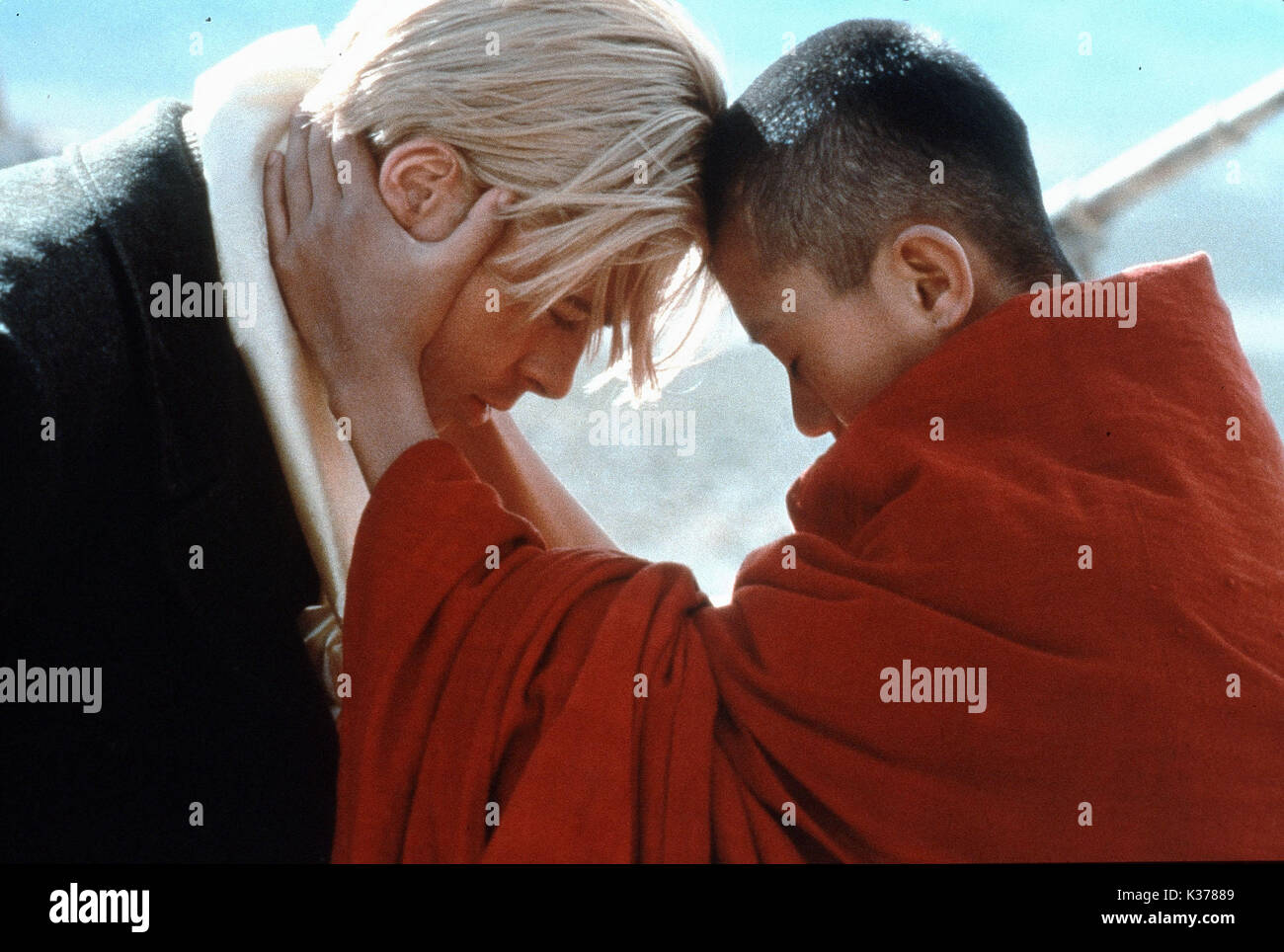 Sette anni IN TIBET COLUMBIA TRISTAR BRAD PITT sinistra data: 1997 Foto Stock