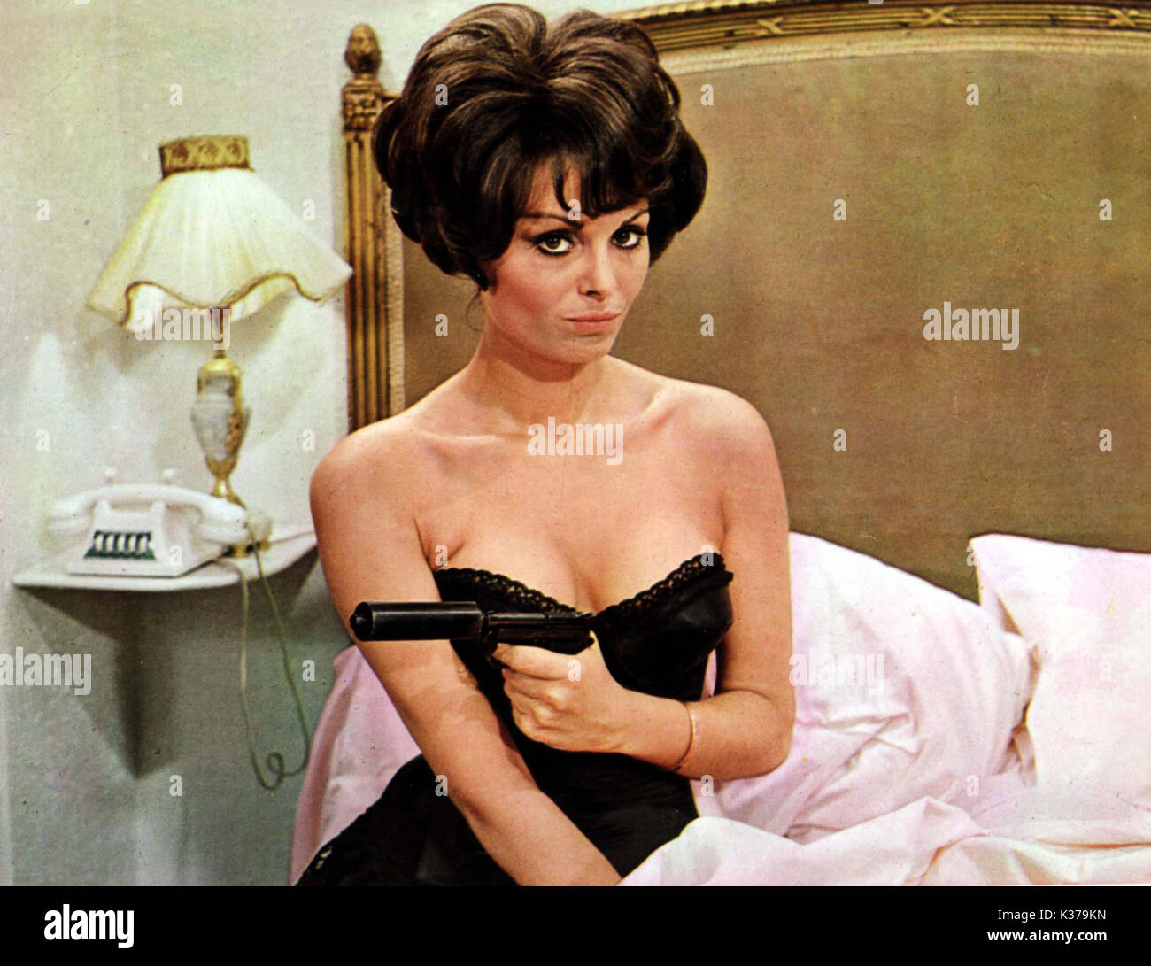 La SPY CON UN NASO FREDDO DALIAH LAVI data: 1966 Foto Stock