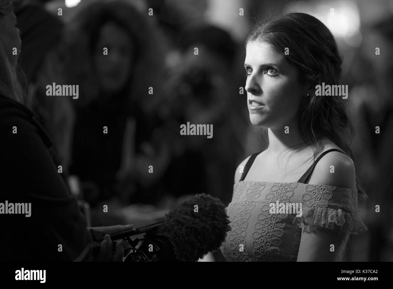 Foto deve essere accreditato ©Alpha premere 080004 17/10/2016 Anna Kendrick assiste la premiere europeo per il contabile a Impero Cineworld, Leicester Square a Londra Foto Stock Foto deve essere accreditato ©Alpha premere 080004 17/10/2016 Anna Kendrick assiste la premiere europeo per il contabile a Impero Cineworld, Leicester Square a Londra Foto Stock