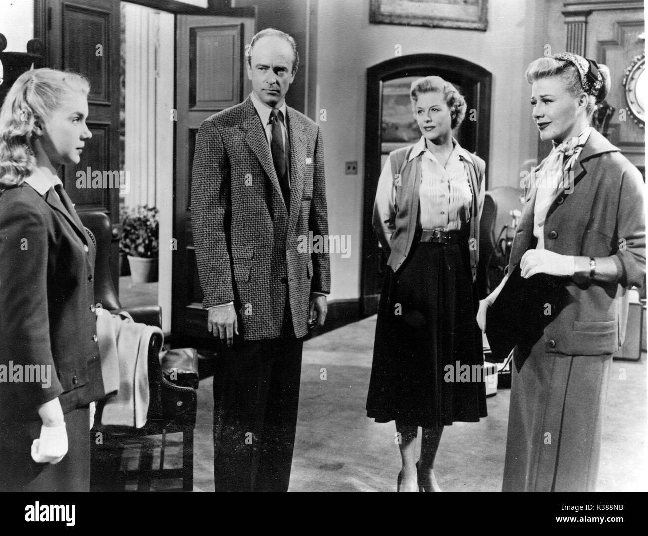 Ribelle adolescente L-R, Betty Lou KEIM, John Stevenson, IRENE HERVEY Ginger Rogers Foto Stock