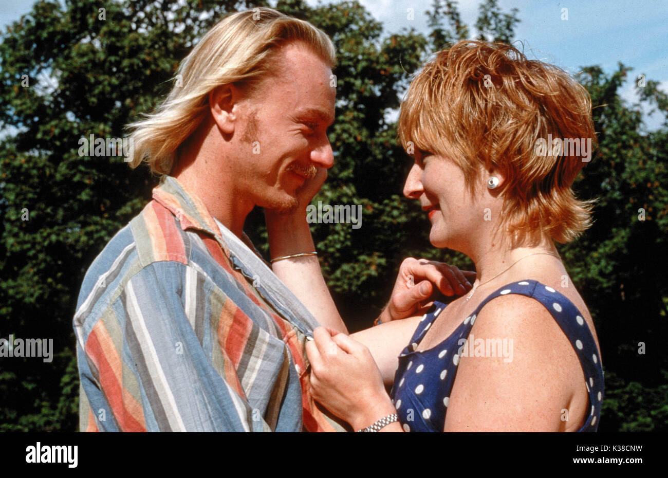 BEAUTIFUL THING LINDA HENRY REGISTA: HETTIE MACDONALD SCENEGGIATORE: JONATHAN HARVEY USCITA PER CANALE 4 FILM BEAUTIFUL THING data: 1996 Foto Stock