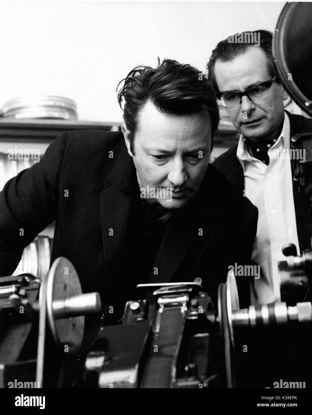 Il mondo dieci volte OLTRE L-R PRODUTTORE MICHAEL LUCA E DIRETTORE WOLF RILLA MODIFICANDO IL FILM Foto Stock