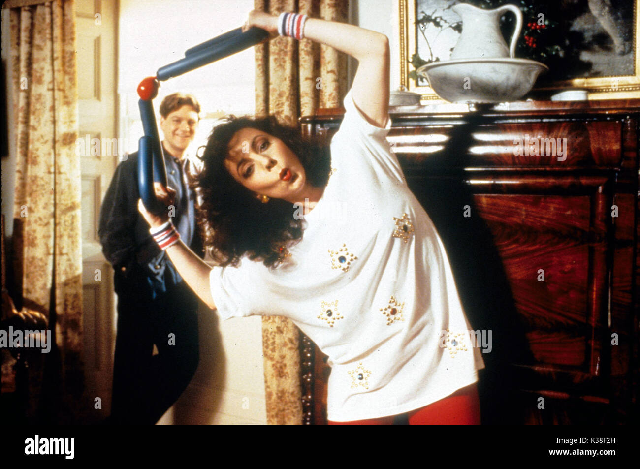 PETER'S FRIENDS (REGNO UNITO 1992) BBC FILMS/CANALE 4 FILMS/RENAISSANCE FILMS/SAMUEL GOLDWYN COMPANY KENNETH BRANAGH, RITA RUDNER EXERCISE PETER'S FRIENDS (REGNO UNITO 1992) BBC FILMS/CANALE 4 FILMS/RENAISSANCE FILMS/SAMUEL GOLDWYN COMPANY KENNETH BRANAGH, RITA RUDNER EXERCISE data: 1992 Foto Stock