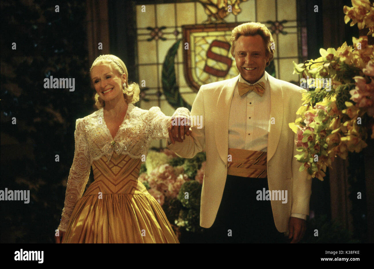 La Stepford mogli Glenn Close e Christopher Walken Regia: Frank Oz oggetto: COPPIE, TUXEDO RILASCIO FILM DA DREAMWORKS SKG data: 2004 Foto Stock