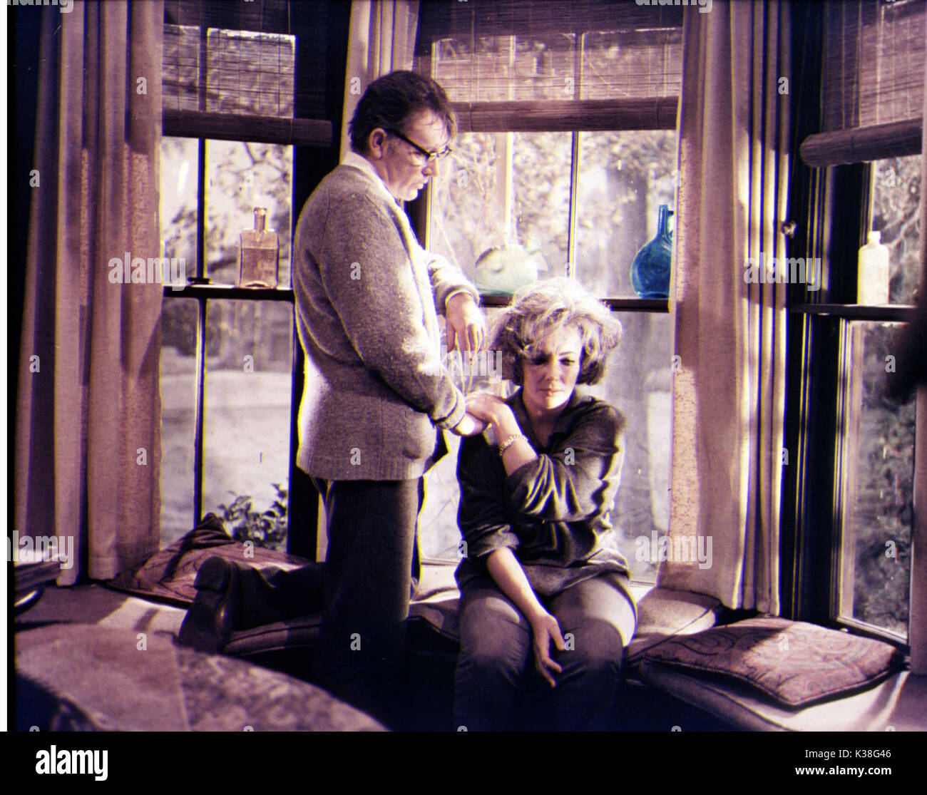 Chi ha paura di Virginia Woolf? [US 1966] Richard Burton ed Elizabeth Taylor UN WARNER BROS FILM data: 1966 Foto Stock