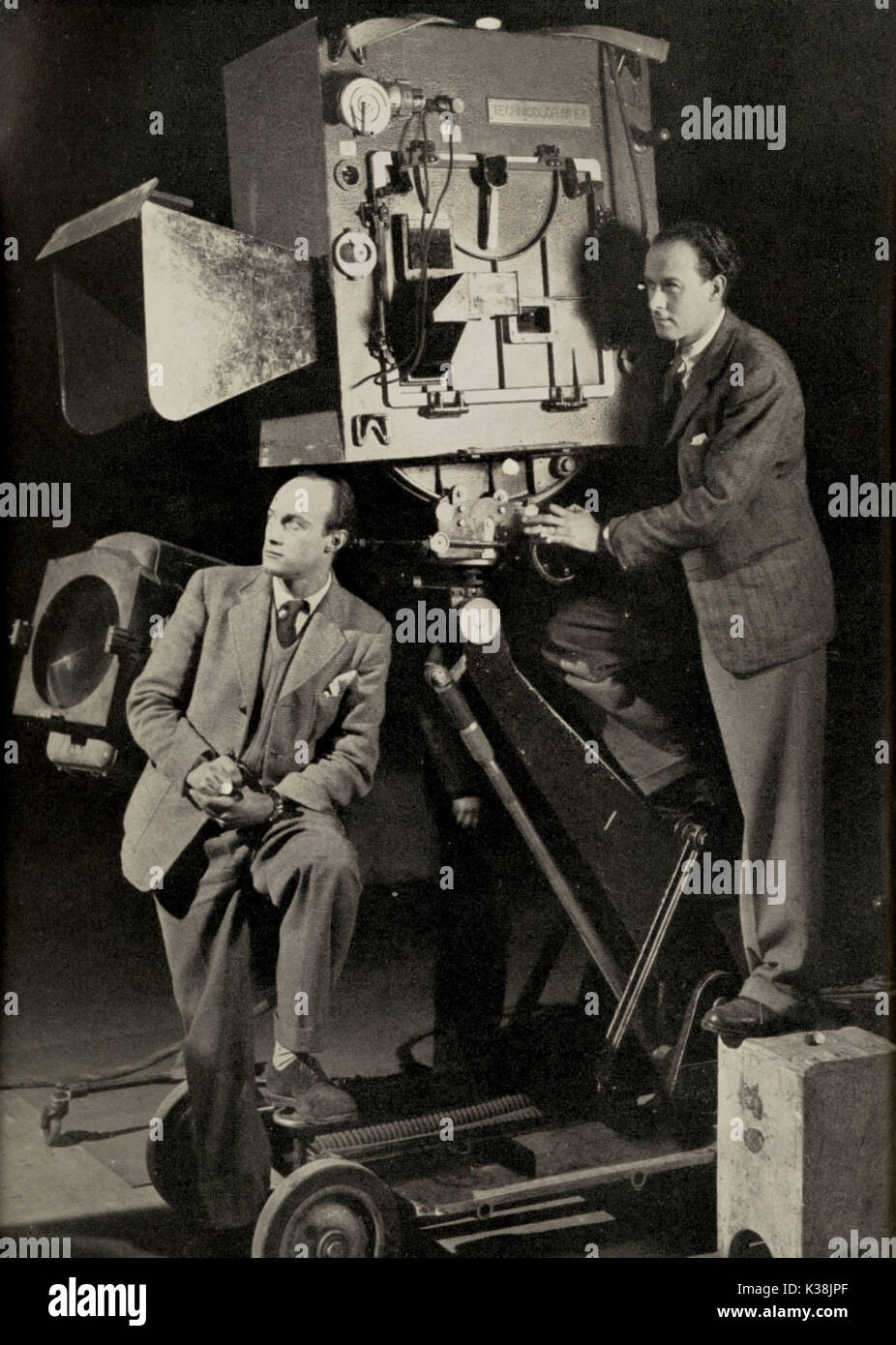 Una questione di vita o di morte del direttore della fotografia Jack Cardiff e operatore video Geoffrey Unsworth con la telecamera Technicolor data: 1946 Foto Stock