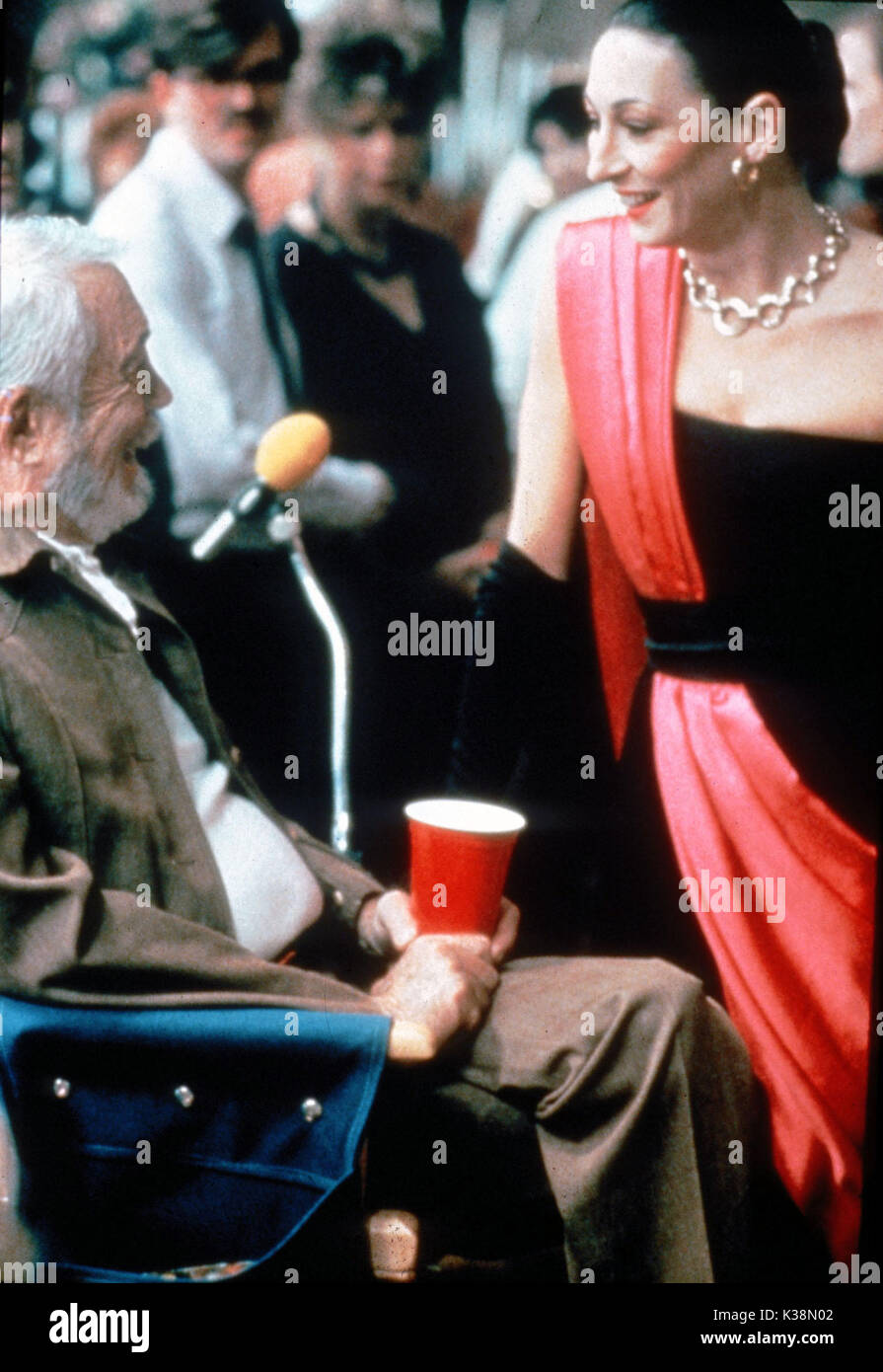 PRIZZI'S ONORE [ US 1985 ] il regista John Huston con la figlia Anjelica Huston Foto Stock