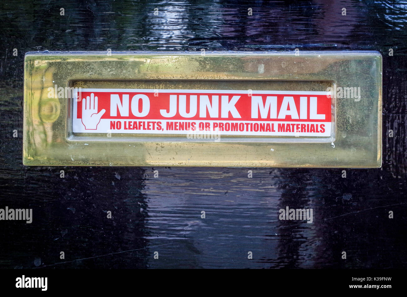 N. di posta indesiderata un adesivo su una Letter Box - No volantini, menu o materiali promozionali Foto Stock