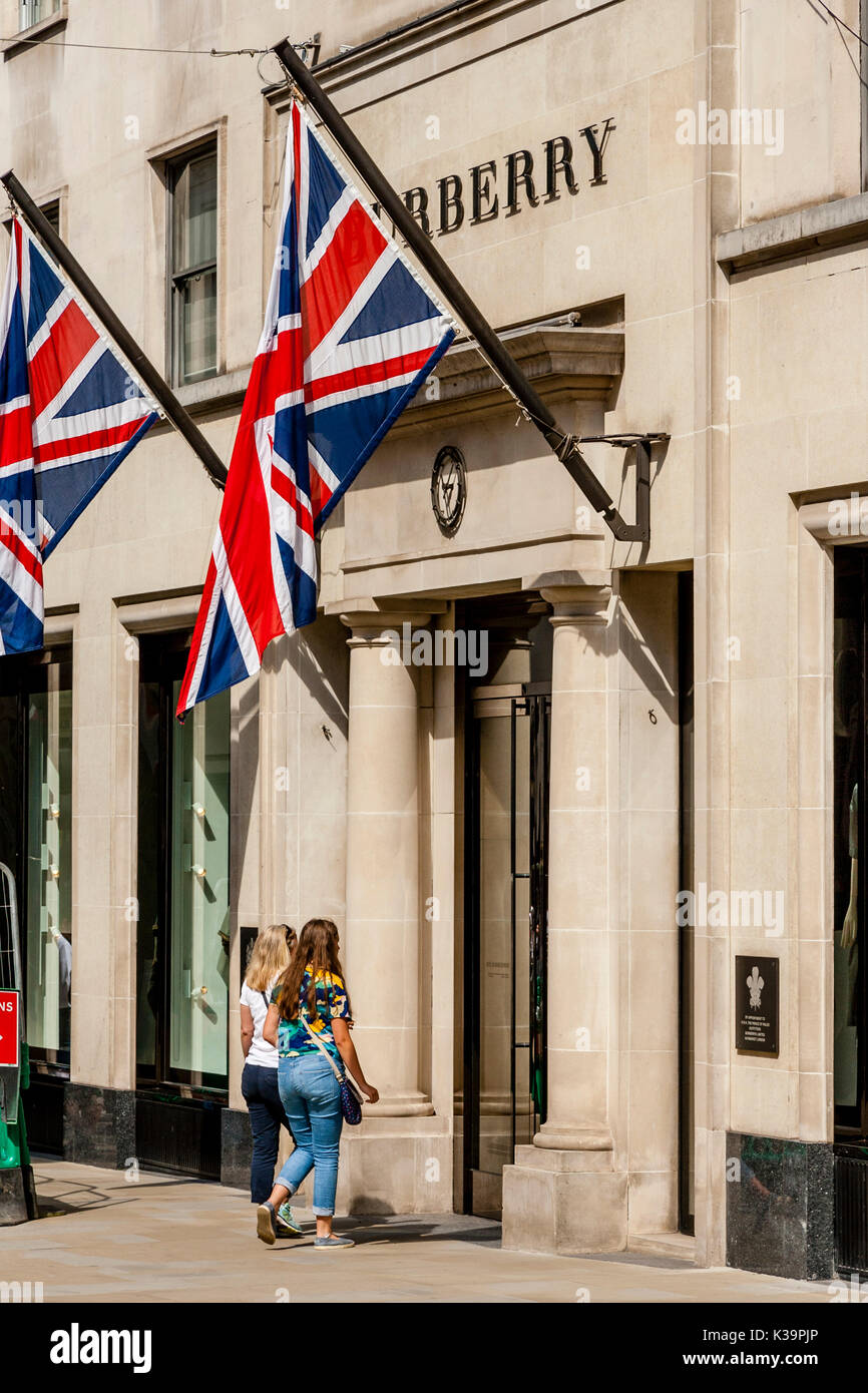 La parte esterna del lusso Burberry Fashion Store In New Bond Street, Londra, Regno Unito Foto Stock