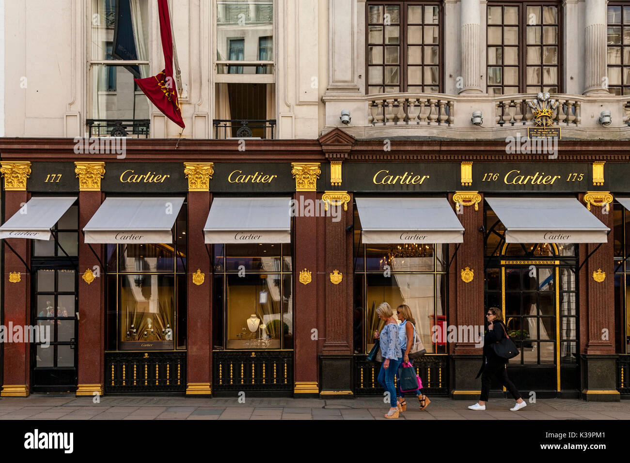 Il Cartier gioielli e dono Store In New Bond Street, Londra, Regno Unito Foto Stock