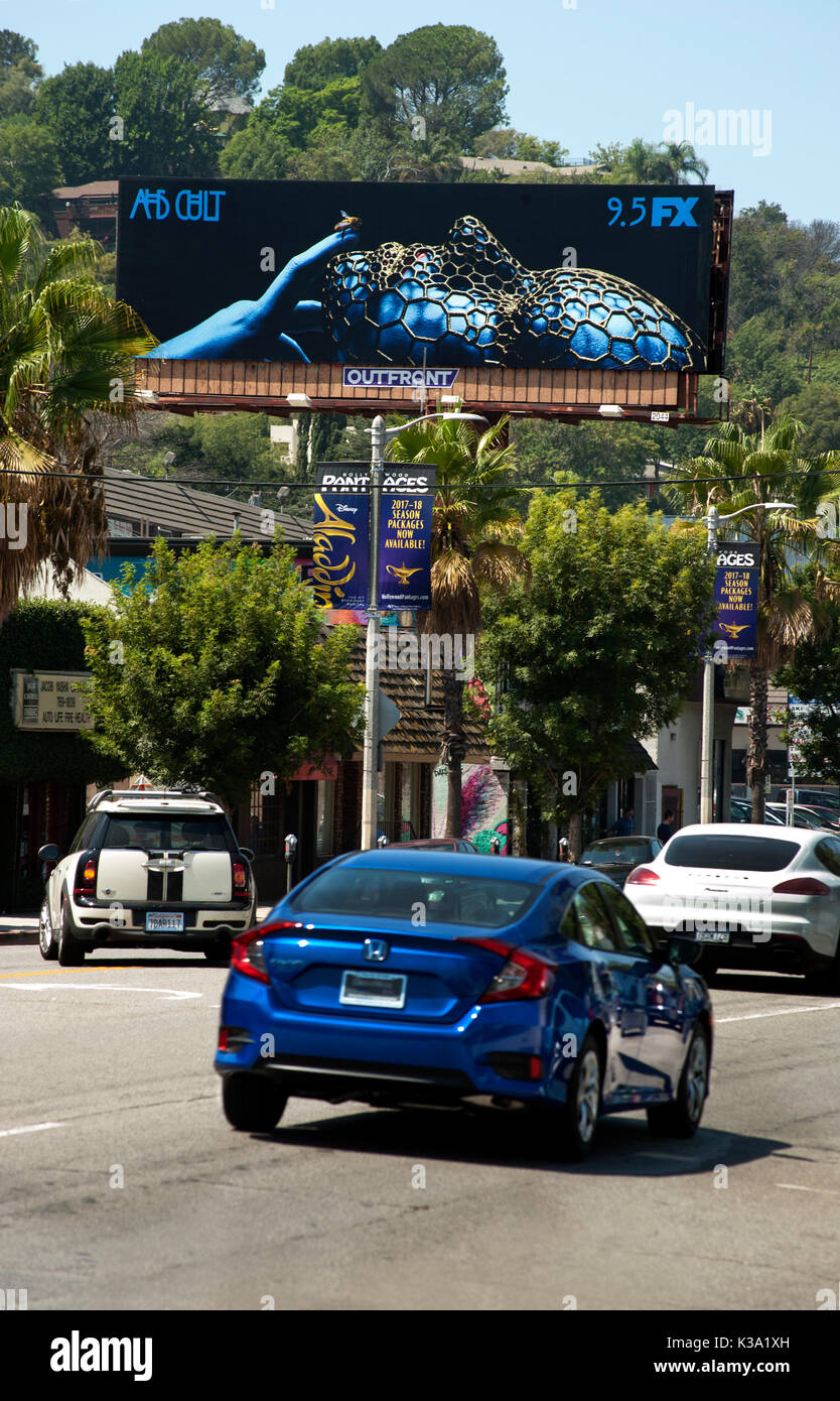 Affissioni per FX show Cult su Cahuenga Blvd. in Studio quartiere della città di San Fernando Valley; Los Angeles, CA Foto Stock