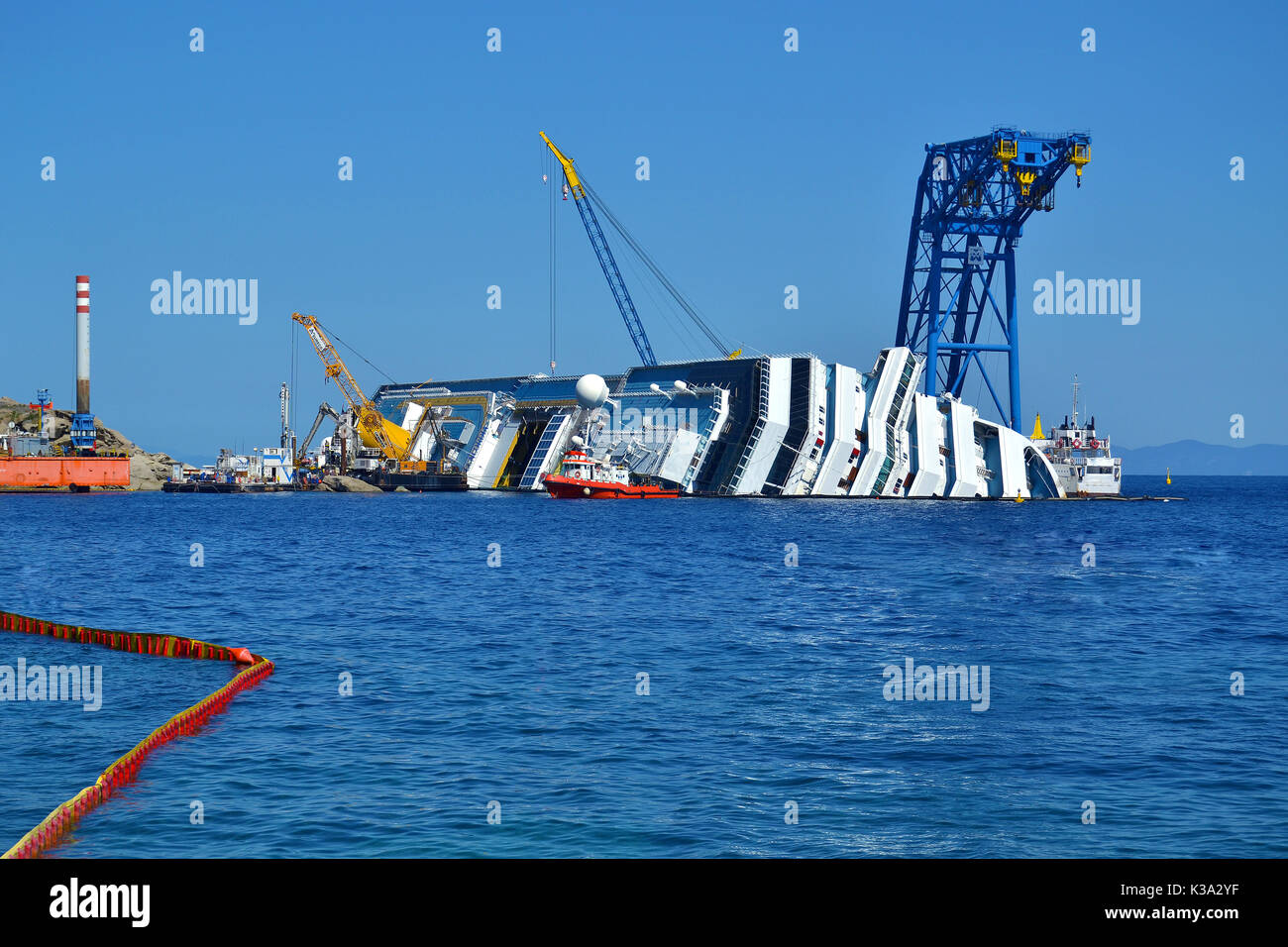 Naufragio di una nave da crociera vicino all'isola del Giglio, Italia Foto Stock