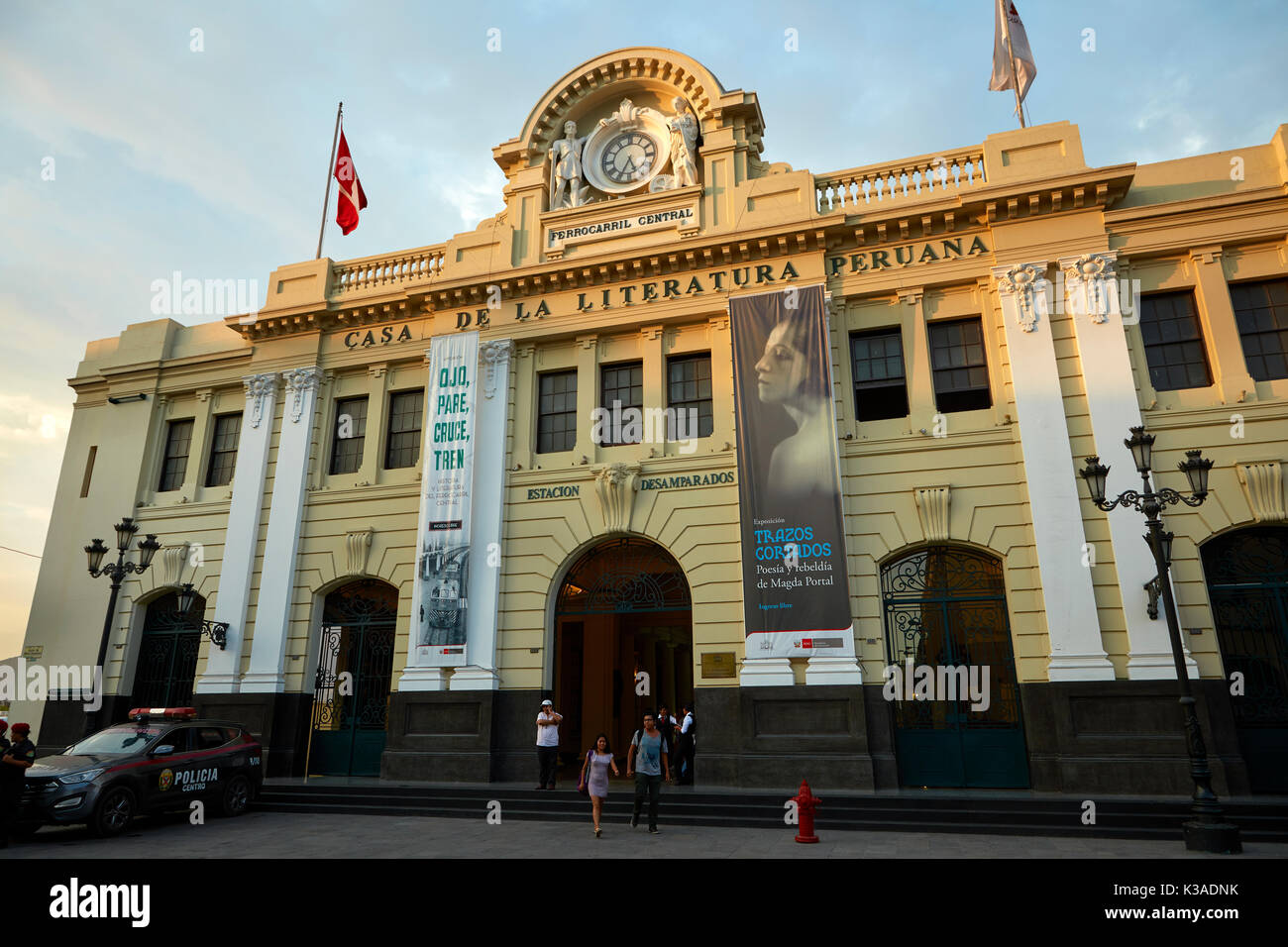Casa della letteratura peruviana (ex stazione ferroviaria), il centro storico di Lima (sito Patrimonio Mondiale), Perù, Sud America Foto Stock