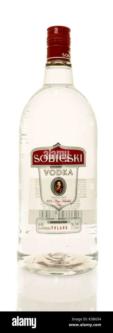 Winneconne, WI - 1 Settembre 2017: una bottiglia di vodka Sobieski isolato su un background. Foto Stock