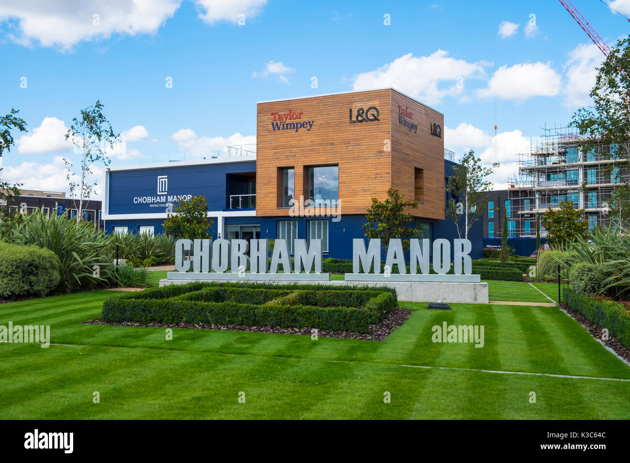 Chobham manor suite di marketing, taylor wimpey, L&Q uffici Foto Stock