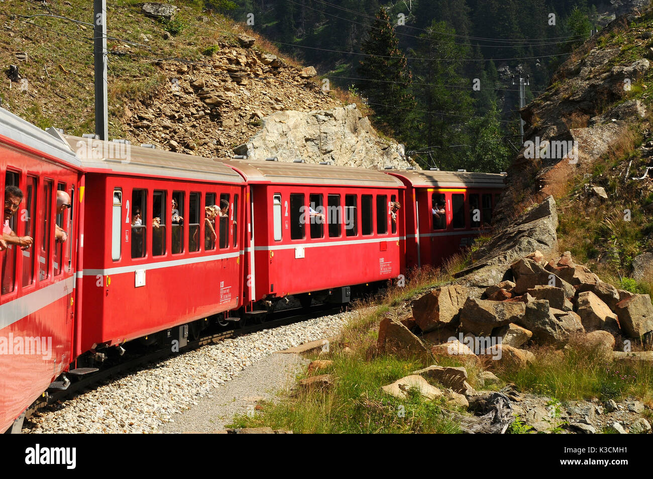 La Svizzera:luglio 2012, Swiss Mountain Treno Bernina Express da Tirano a st. moritz Foto Stock