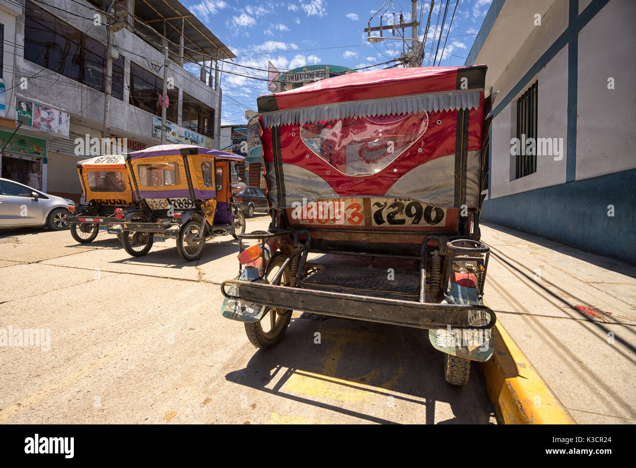Marzo 19, 2017 Tumbes, Perù: mototaxis sono una popolare e poco costoso metodo di trasporto Foto Stock