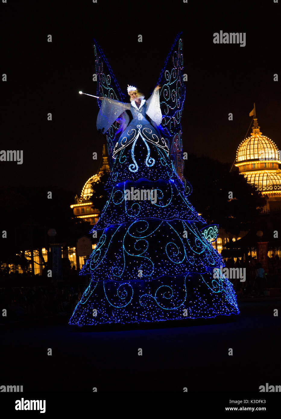 Tokyo Disneyland parata elettrica Dreamlights al Tokyo Disneyland dove tutti i vostri personaggi Disney preferiti prendono vita su Sfilata carri allegorici Foto Stock
