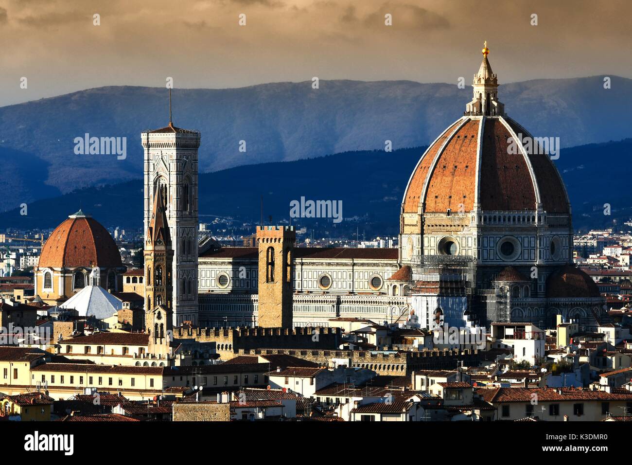 Cattedrale di Santa Maria del Fiore a Firenze come visto dal Piazzale Michelangelo Foto Stock