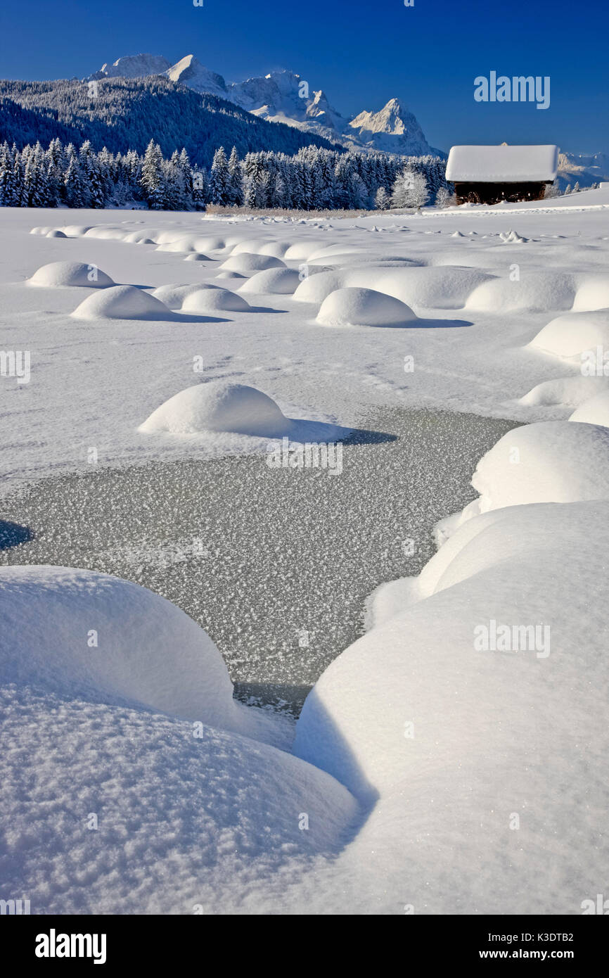 In Germania, in Baviera, Baviera, Werdenfelser Land (regione), il lago Geroldsee, Alpspitze e Zugspitze (montagne), Foto Stock