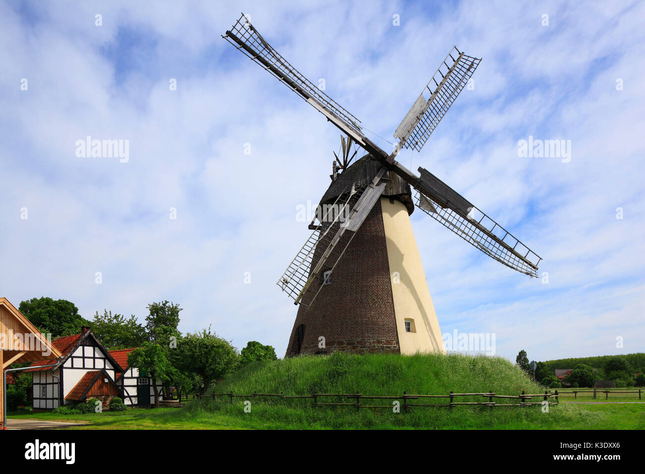 Vestfalia, Mühlenstrasse windmill Südhemmern in Hille, Ostwestfalen-Lippe, Renania settentrionale-Vestfalia, Foto Stock