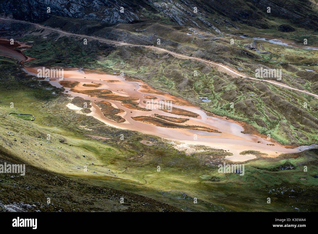 Un colorato delta lungo il trek Huayhuash in Perù Foto Stock