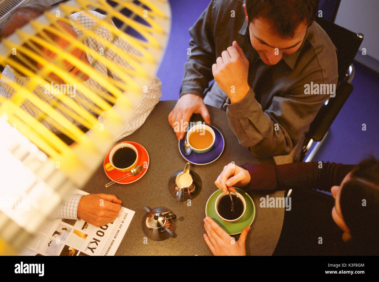 I colleghi al coffee break Foto Stock