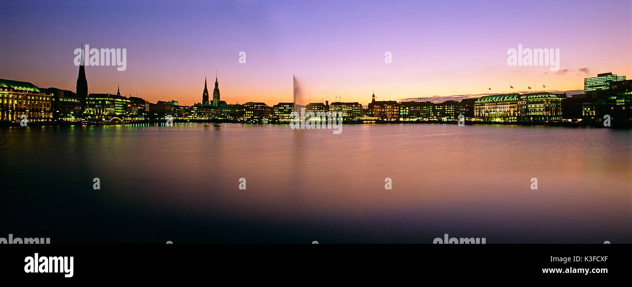 Immagine panoramica Amburgo presso il negozio disponibile panorama-dimensioni formato: - 42x16 cm (corrispondente dimensione dell'area di immagine Istituto tedesco per la standardizzazione A4) vicino a 360 dpi - 30x11 cm (corrispondente dimensione dell'area di immagine Istituto tedesco per la standardizzazione A5) vicino a 300 dpi - 30x11 cm (corrispondente dimensione dell'area di immagine Istituto tedesco per la standardizzazione A5) vicino 72 dpi 57x22 cm (dimensione di area di immagine Istituto tedesco per la standardizzazione A3) vicino a 360 dpi corrisponde è ordinabile tramite telefono sotto +49 (0) 8 21 / 2 19 11 46 Foto Stock