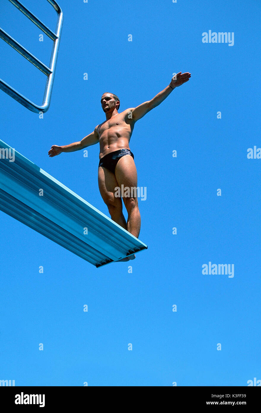 Ponticello di Torre di fronte al salto del trampolino di lancio Foto Stock