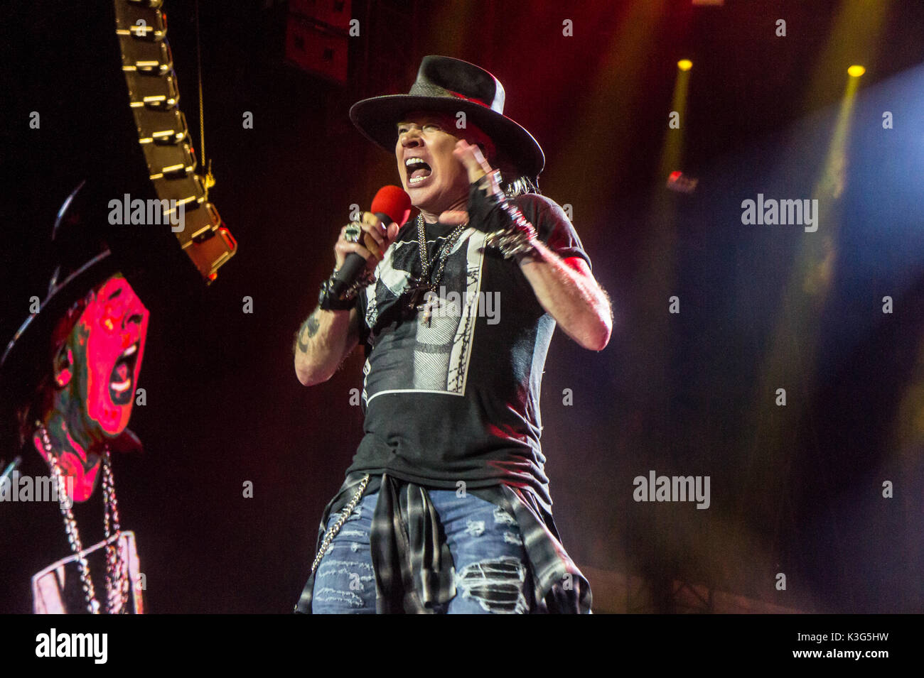 Vancouver, Canada. 1 Sep, 2017. American rock band Guns N' Roses di eseguire durante il loro 'non in questa vita' tour al BC Place Stadium di Vancouver, BC, Canada. Credito: Jamie Taylor/Alamy Live News. Foto Stock