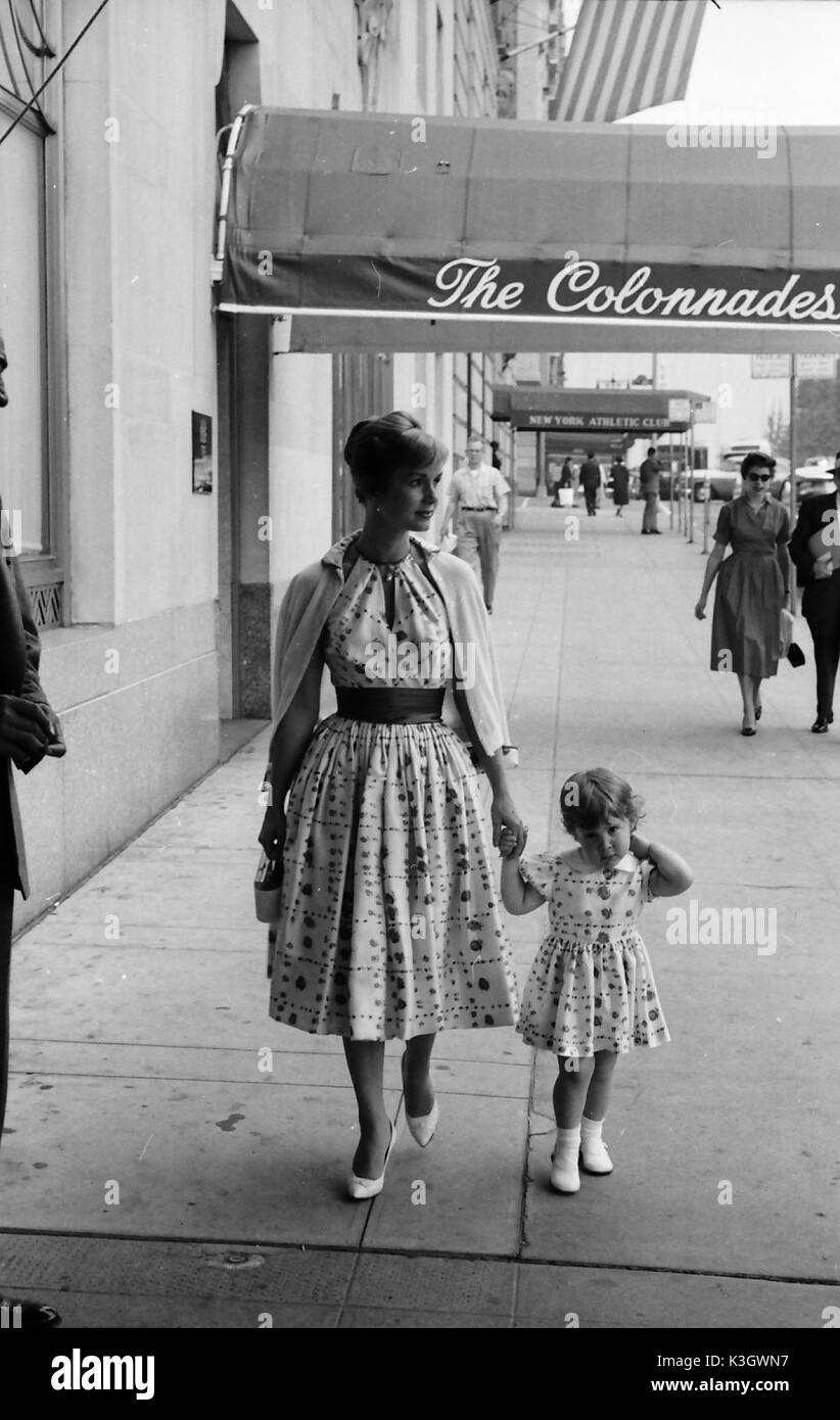 L'attrice Debbie Reynolds con sua figlia CARRIE dal matrimonio ad attore Eddie Fisher, in New York Foto Stock
