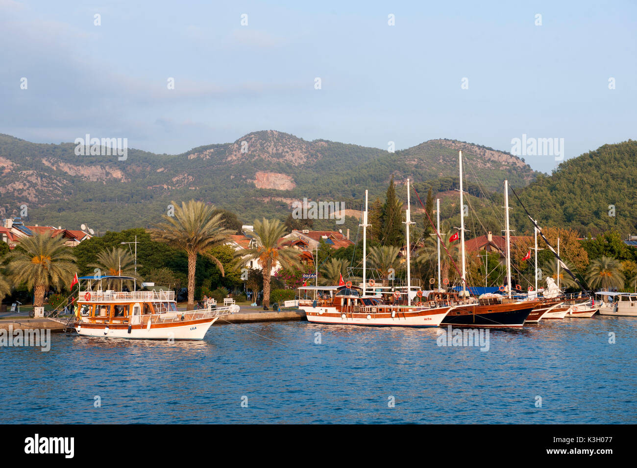 Turchia, Provincia di Mugla, Göcek, vista sul posto e il porto per yacht Foto Stock