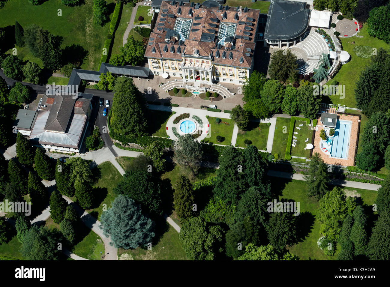 Hotel a cinque stelle, parco paesaggio, Levico, fotografia aerea, Valsugana, Trentino, Italia Foto Stock