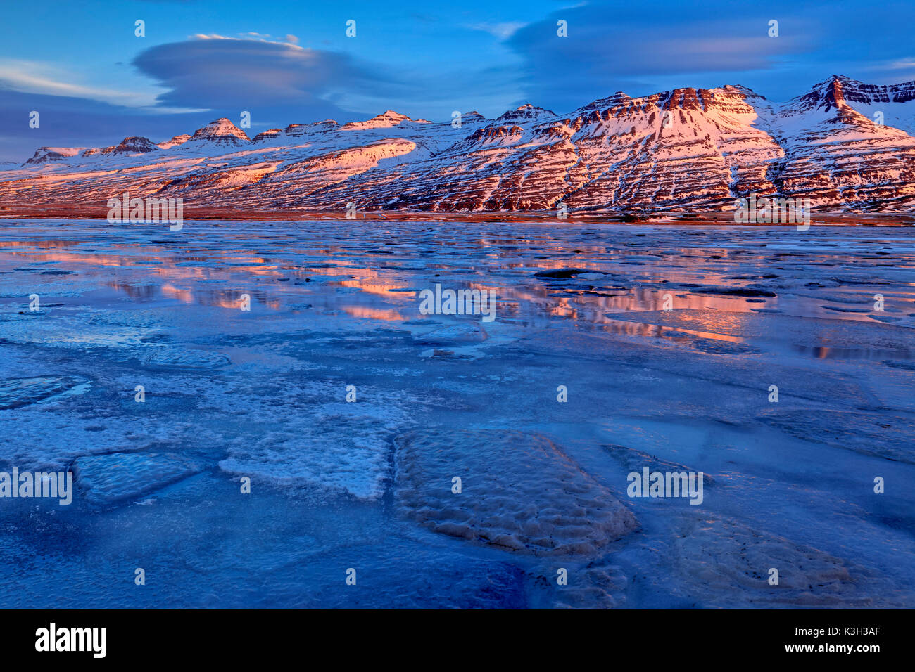 L'Islanda, Austurland, est fiordi, Islanda Orientale, scenario del fiordo vicino Breiddalsvik Foto Stock