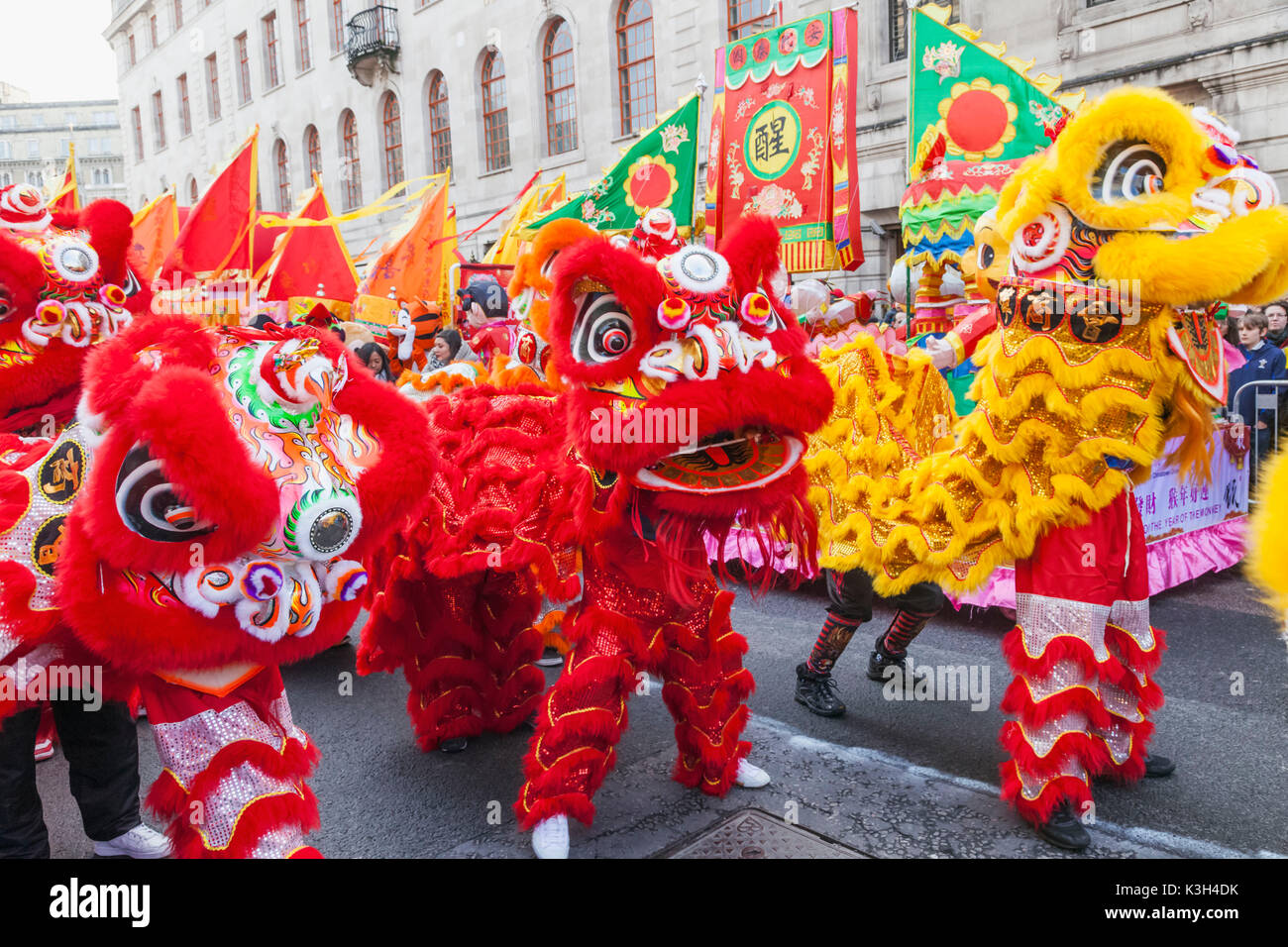Inghilterra, Londra, Chinatown, il Nuovo Anno Cinese Parade, danza leone Foto Stock