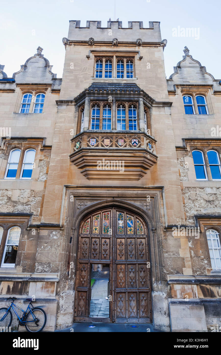 Inghilterra, Oxfordshire, Oxford Oriel College, il cancello di ingresso Foto Stock